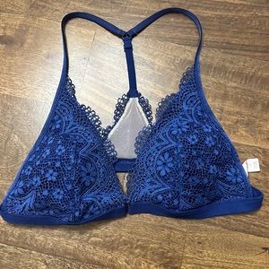 🆕VICTORIA’S SECRET BRA. SIZE L NWOT